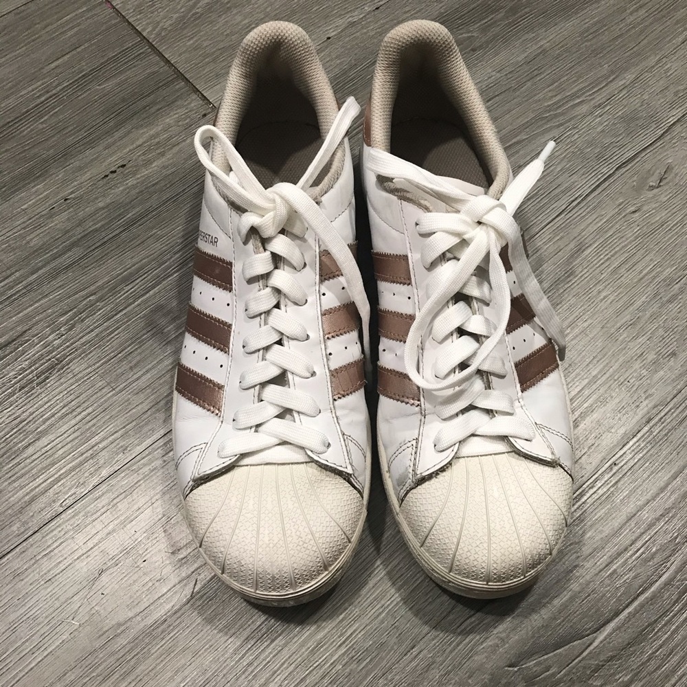 ADIDAS SUPERSTAR ICONIC White Leather SNEAKERs w/ Copper Stripes‎ size 8.5